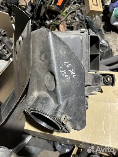 Корпус воздушного фильтра passat б 5 1.6