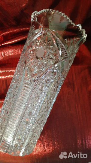 Большая хрустальная ваза для цветов