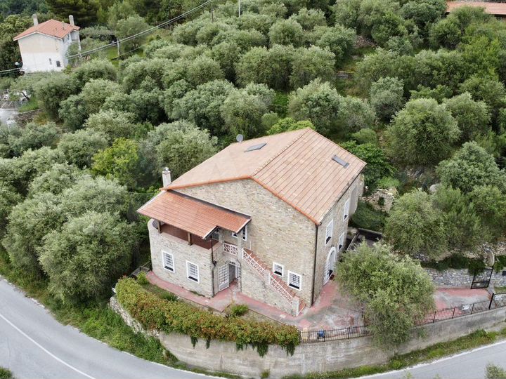 Дом 300 м² на участке 2500 м² (Италия)