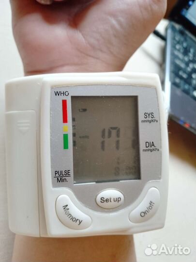 Тонометр на запястье