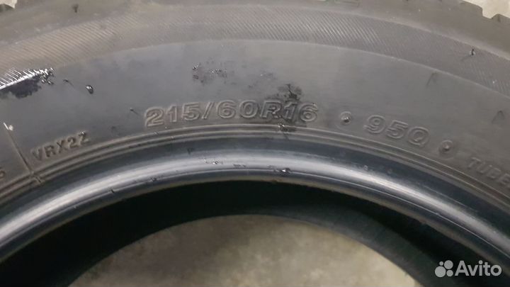 Bridgestone Blizzak VRX2 215/60 R16 95Q