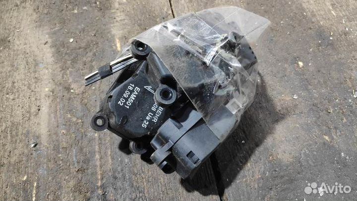 Моторчик заслонки отопителя Peugeot 307