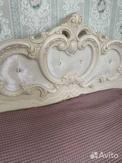 Спальный гарнитур