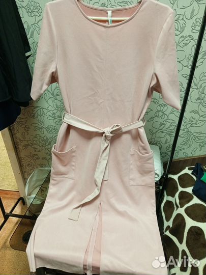 Платье, блузка и джинсы