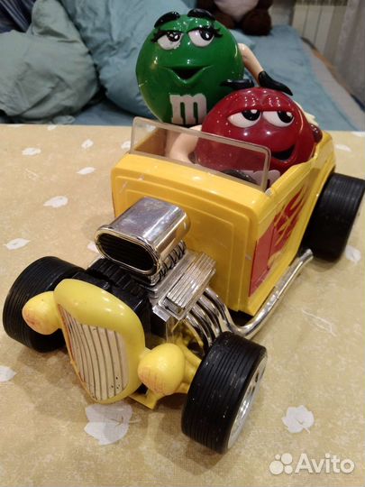 Машинка M&M's