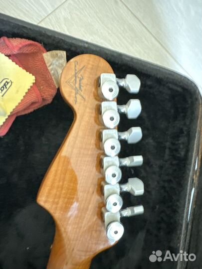 Гитара fender stratocaster custom