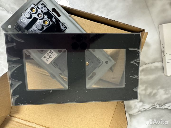 Розетка электрическая, рамка стекло 157х86мм