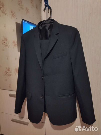 Школьные костюм темно синий 158