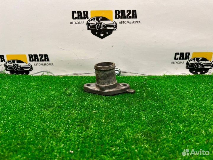 Фланец двигателя системы охлаждения