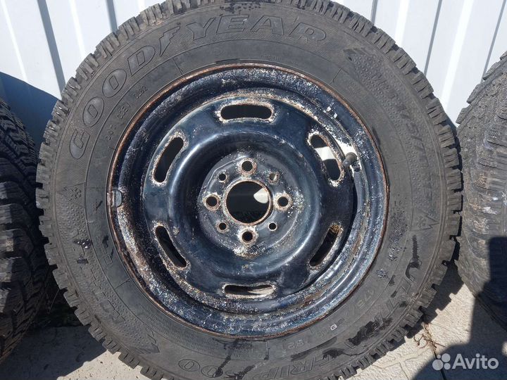 Goodyear UltraGrip 500 175/70 R13 T