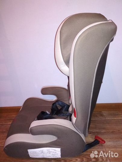 Детское автомобильное кресло