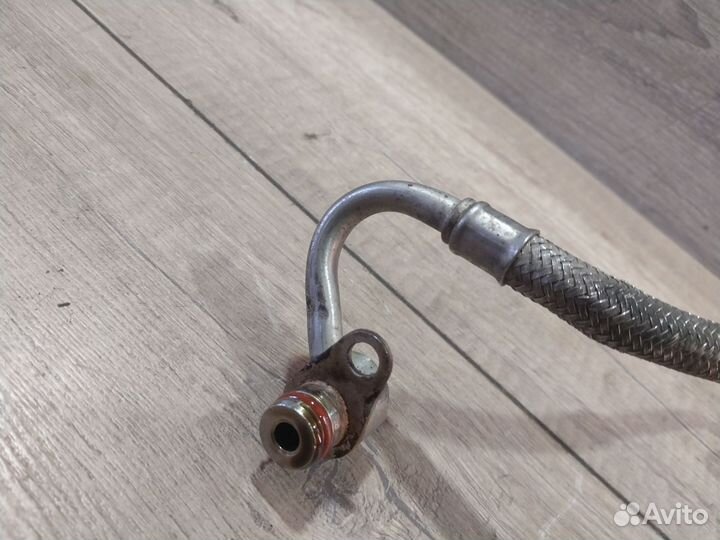 Трубка охлажде турбины Skoda Octavia A5 06J145771E