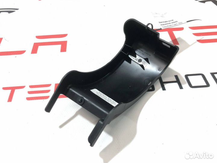 Накладка петли подъемной задней двери Tesla рест