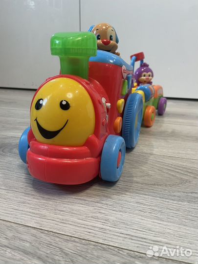 Паровозик fisher price