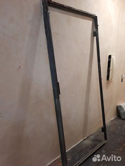Металлическая дверь бу