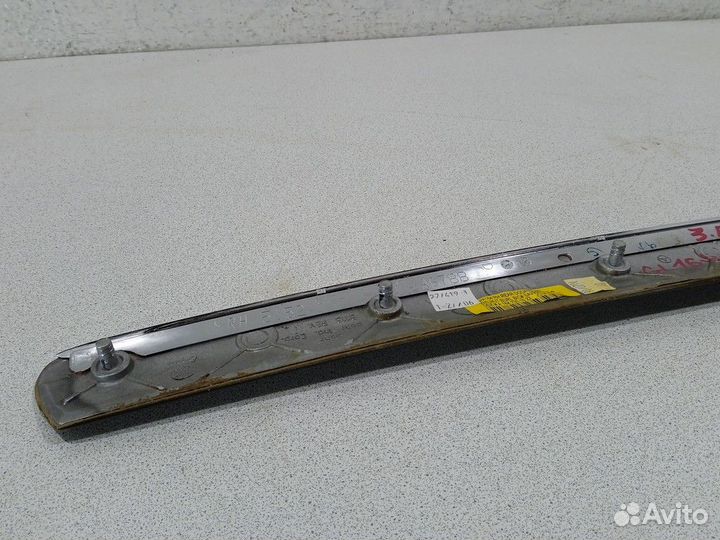 Накладка дверной обшивки