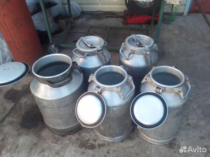 Фляга алюминиевая бу 40 л. И 25 л