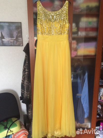 Вечернее платье