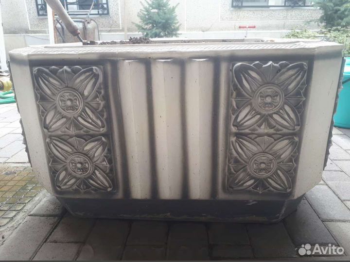 Вазоны или вазы для цветов 