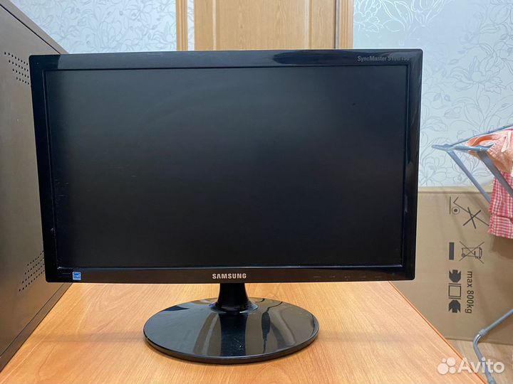 Системный блок и монитор