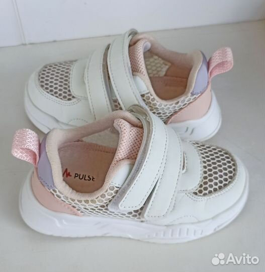 Кроссовки детские, сандалии (типа кроксы)