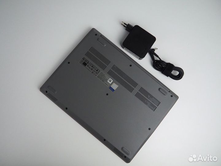 Ультрабук Lenovo i5-1035G1 8Ddr4 FullHd