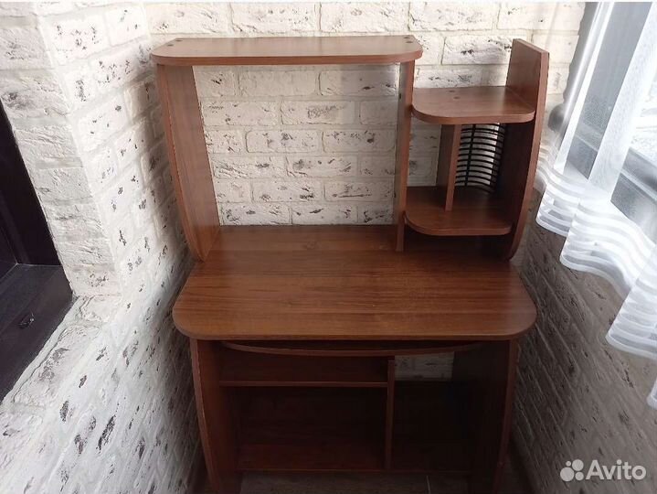 Компьютерный стол. Размер: Ш Г В (80 48 128)