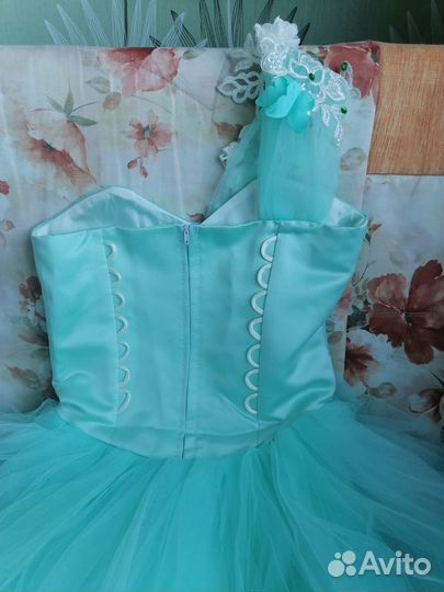 Платье праздничное для девочки 140-146