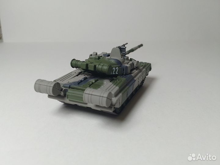 Танк Т-80 1:72