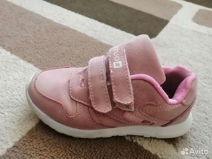 Кроссовки для девочки 30