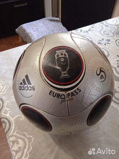Футбольный мяч adidas europass