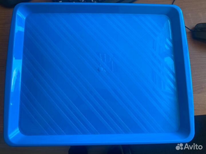 Подносы пластиковые столовые