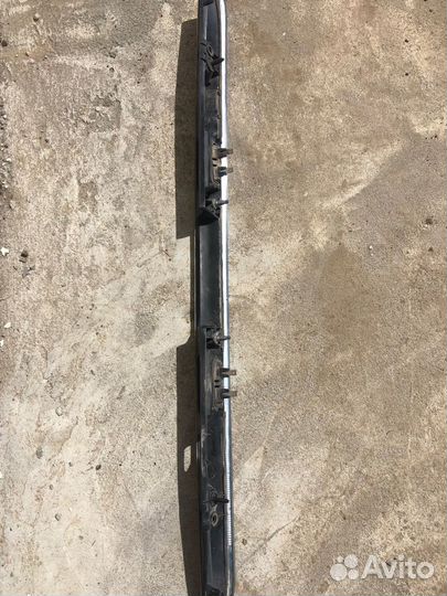 Накладка крышки багажнака на мерседес gl 164