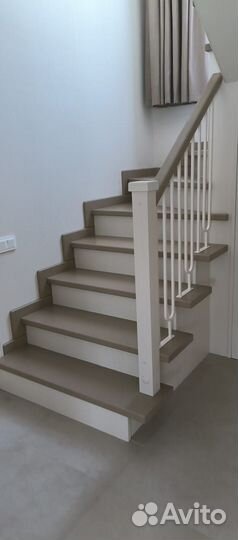 Деревянная лестница. Различные породы дерева