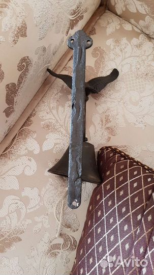 Колокол с голубем