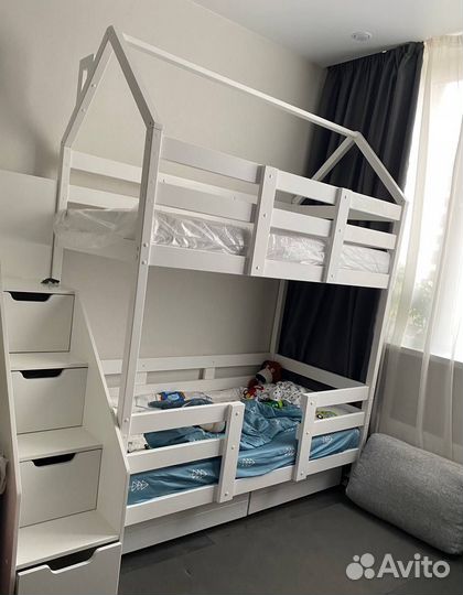 Детская двухъярусная кровать домик с комодом