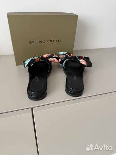 Шлепанцы женские 38