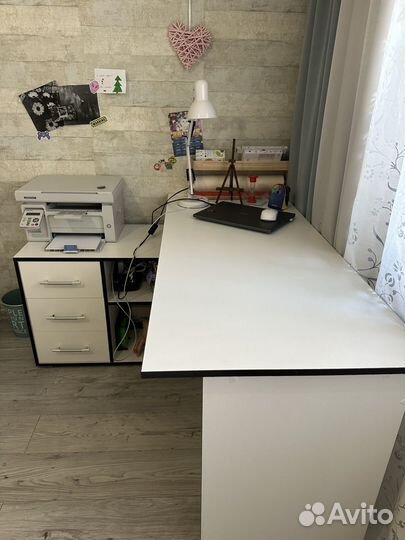 Угловой письменный стол