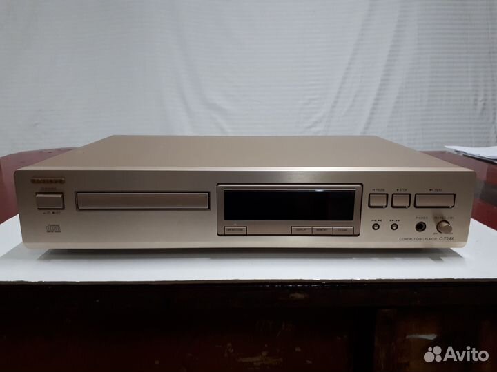 Проигрыватель CD Onkyo-724x