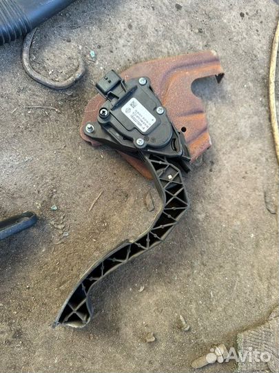 Педаль газа Renault Sandero 2 1.6 K4M 2014