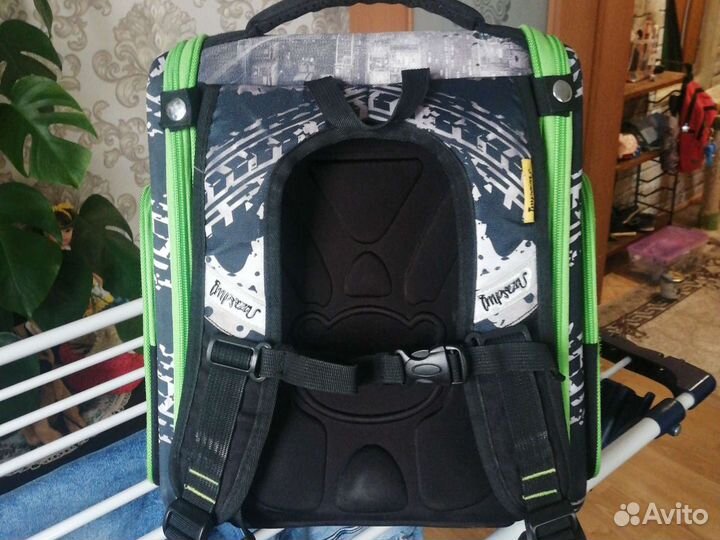 Рюкзак школьный