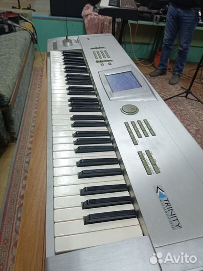 Синтезатор Korg Trinity