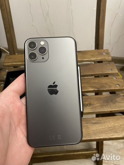 iPhone 11 Pro, 256 ГБ