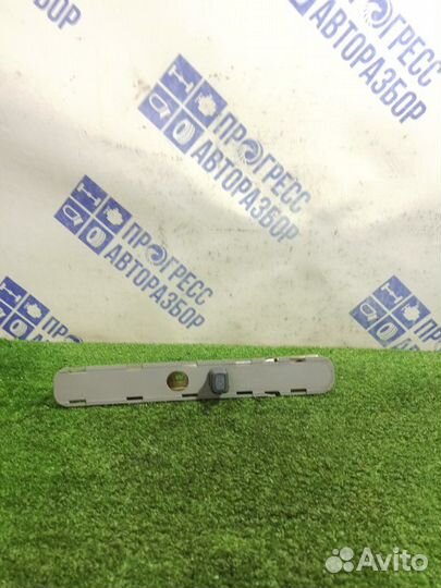 Регулятор ремня безопасности левый Renault Symbol