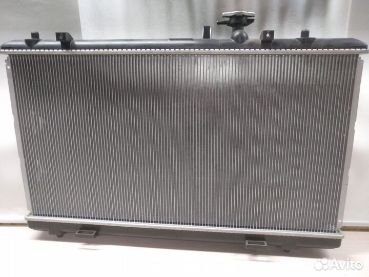 Радиатор охлаждения Suzuki SX4 17700-79J00