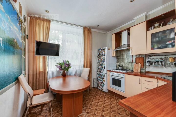 3-к. квартира, 67,9 м², 2/4 эт.