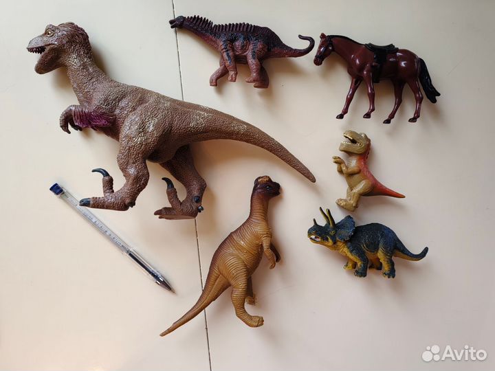 Финурки динозавров и лошади
