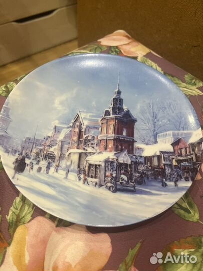 Настенная тарелка декоративная росписная