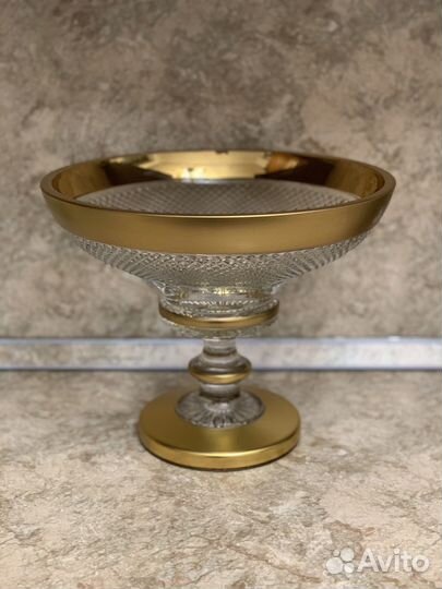 Хрустальная ваза и конфетницы