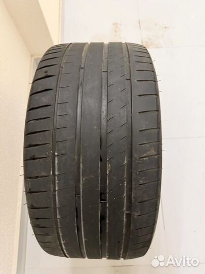 Michelin Pilot Sport 4 S 285/35 R20